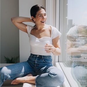 Aritiza Babaton Sculpt Knit Sweetheart T-Shirt